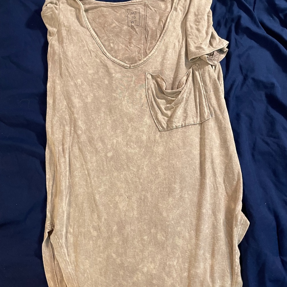 Low neck tee